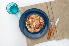 Hamburguesa de pollo con cuscús y sanfaina